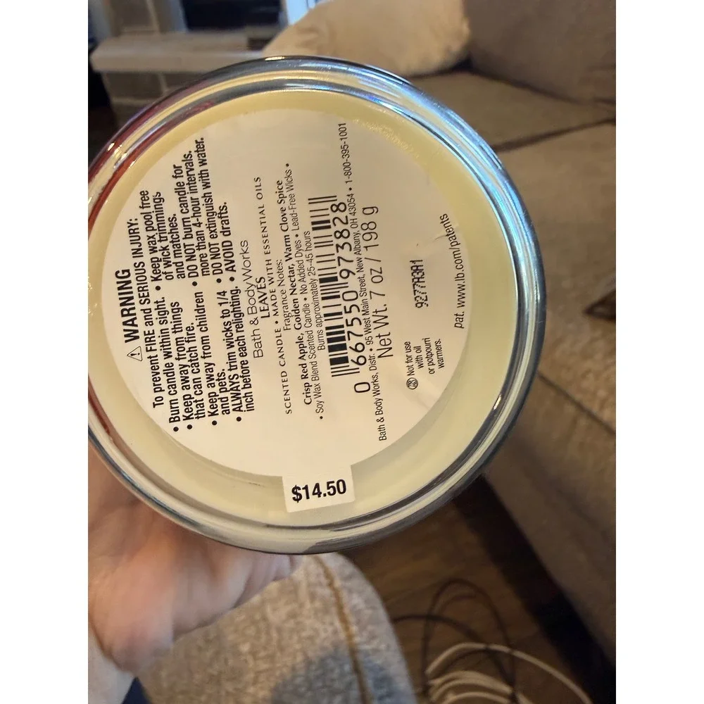 NEW Bath Body Works Leaves Scented Candle‎ Essential Oils Jar 7 oz Autumn Fall - Picture 2 of 5